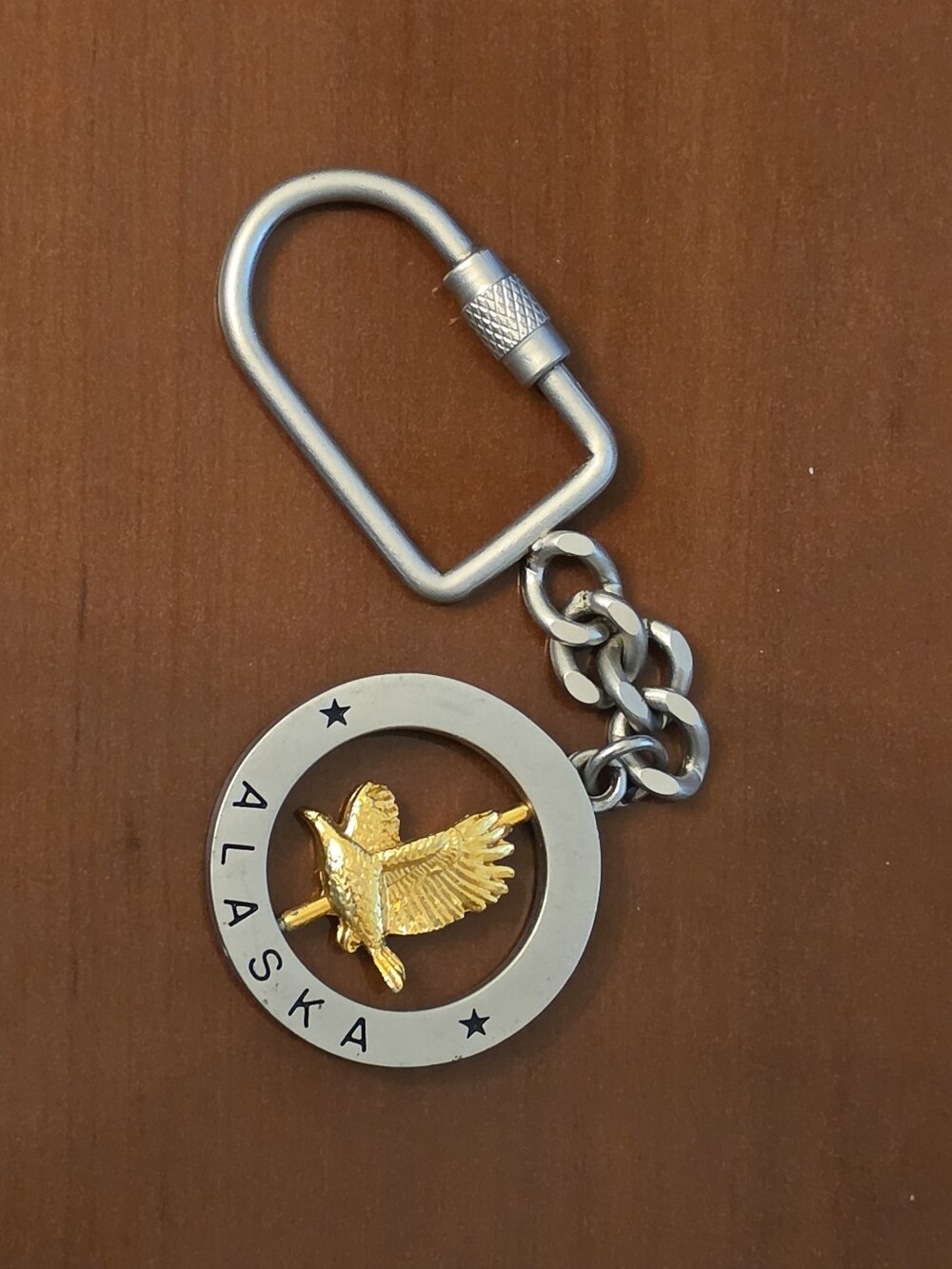 ALASKA BIRD ROTATING KEYCHAIN VINTAGE